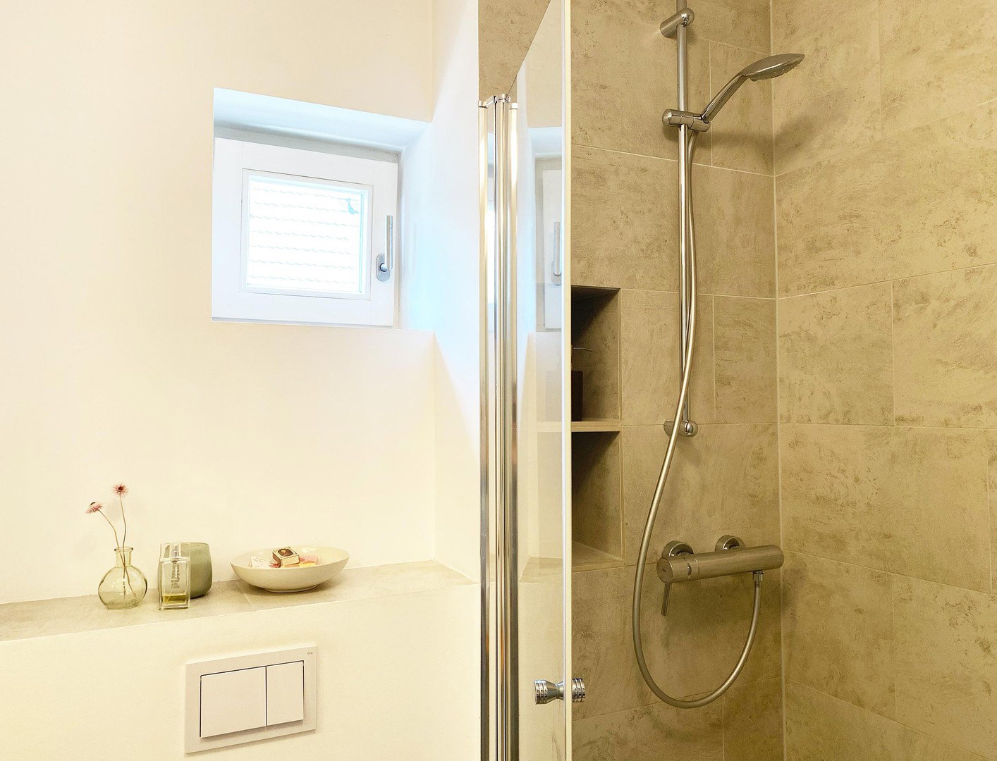 Foto 9 von 12 — Haus im Haus - Helle moderne Maisonettewohnung in Top-Lage mit TG-Stellplatz