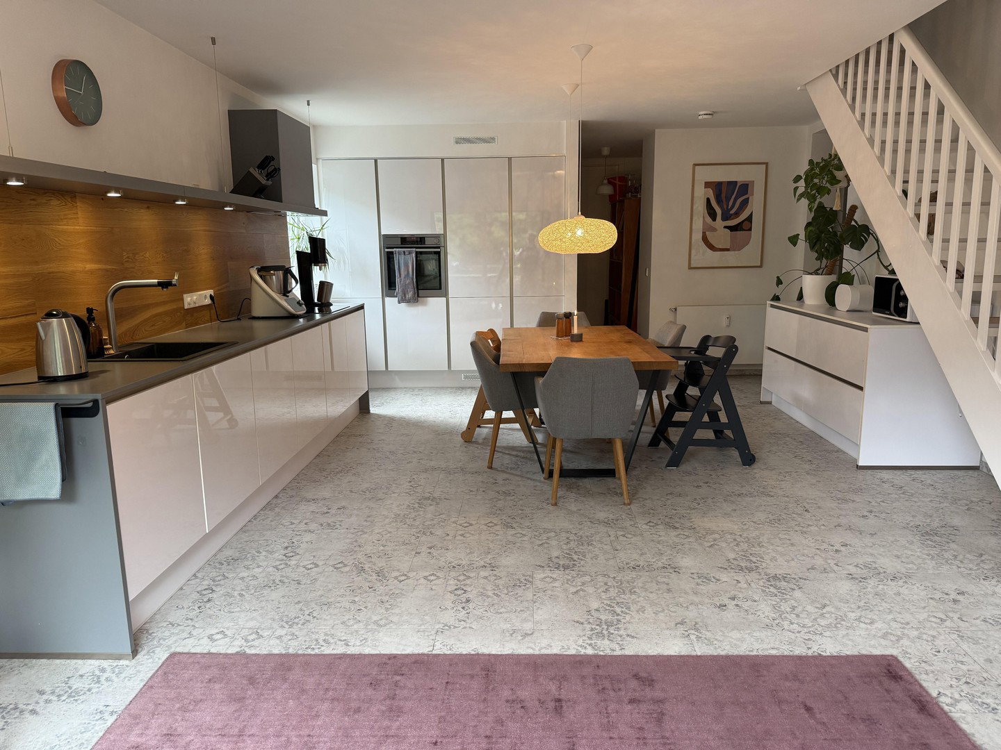 Foto 3 von 12 — Haus im Haus - Helle moderne Maisonettewohnung in Top-Lage mit TG-Stellplatz