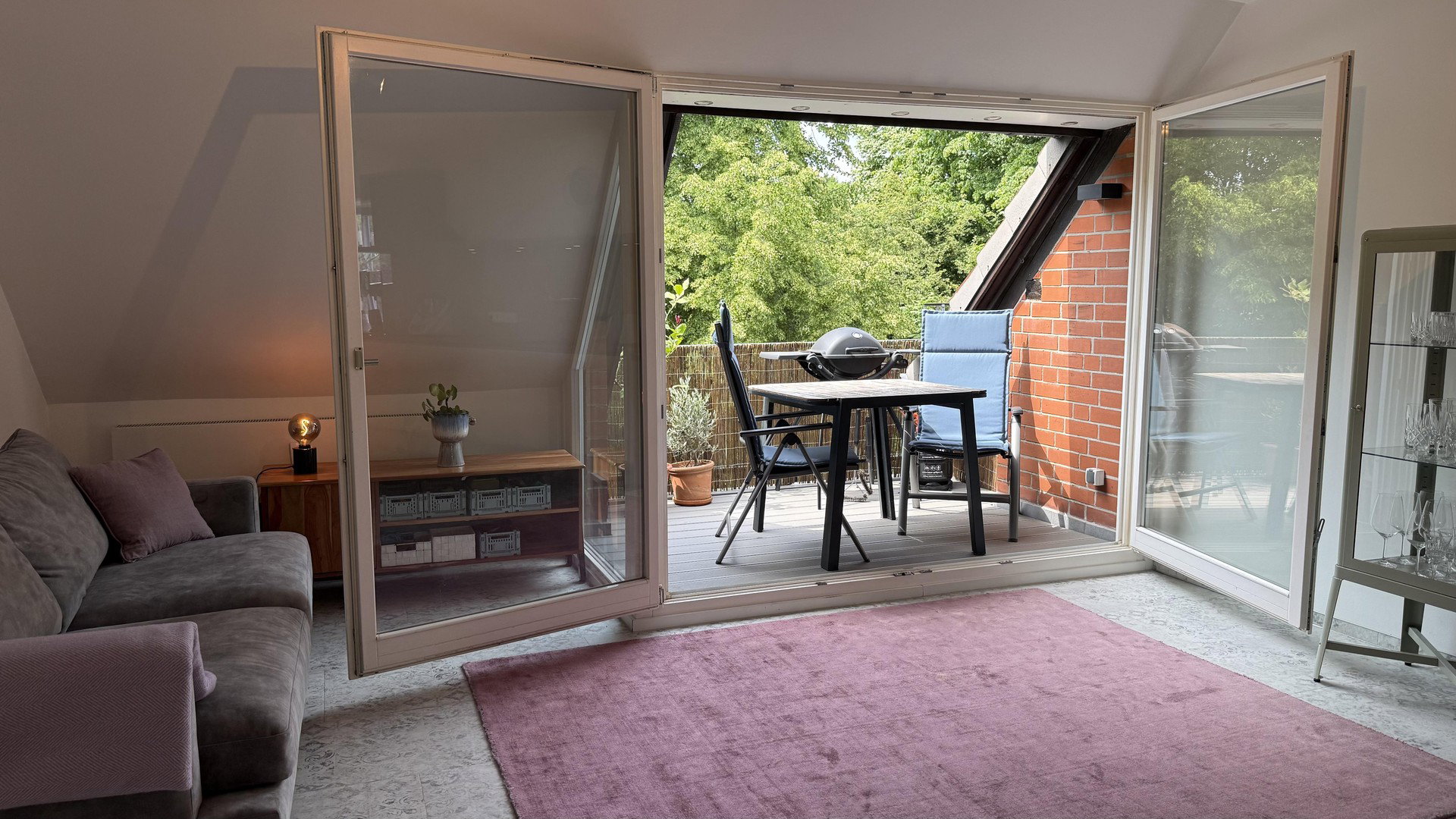 Foto 4 von 12 — Haus im Haus - Helle moderne Maisonettewohnung in Top-Lage mit TG-Stellplatz