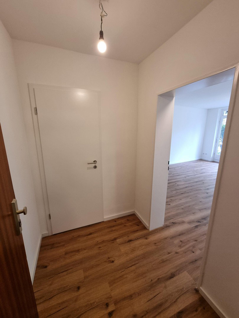Foto 2 von 12 — Frisch sanierte 1-Zimmer-Wohnung mit Terrasse