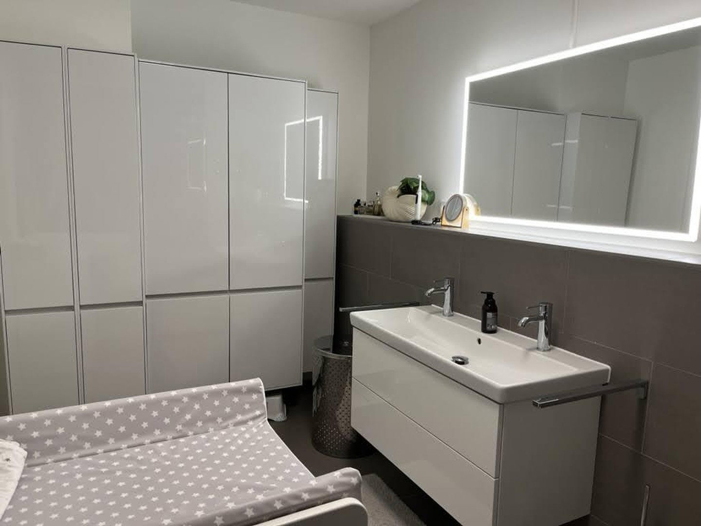 Foto 6 von 12 — Exklusive 5-Zimmer-Wohnung mit TG-Stellplatz & Wallbox im Pergolenviertel am Stadtpark