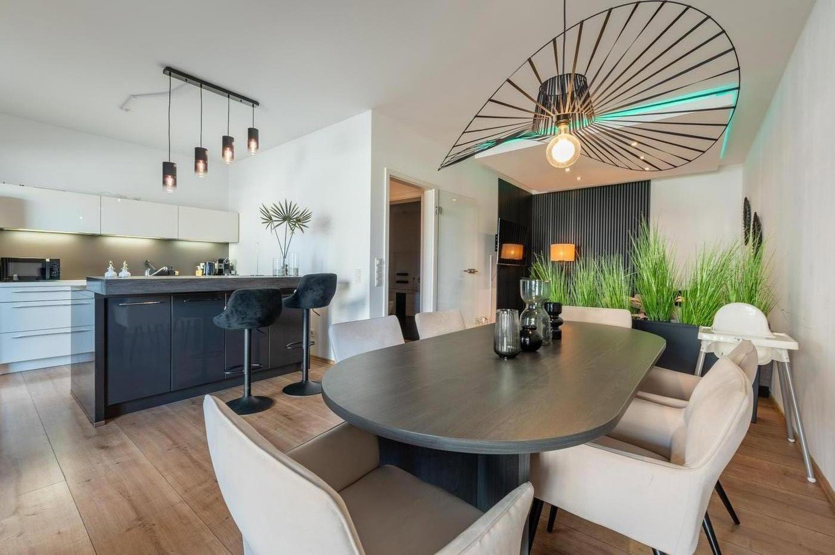 Foto 5 von 9 — Bezugsfreie Erdgeschosswohnung mit Weserblick in 1. Reihe – aktuell Ferienwohnung