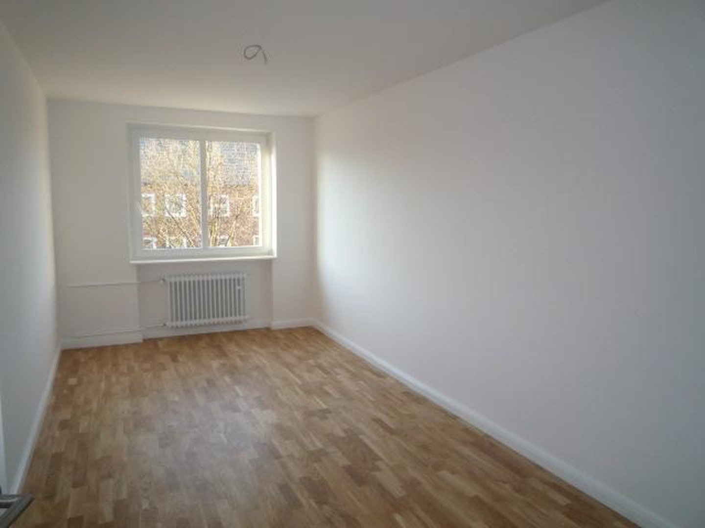 Foto 7 von 12 — Helle 3-Zimmer-Wohnung mit Balkon & TG Stellplatz in HH-Hohenfelde - top vermietet
