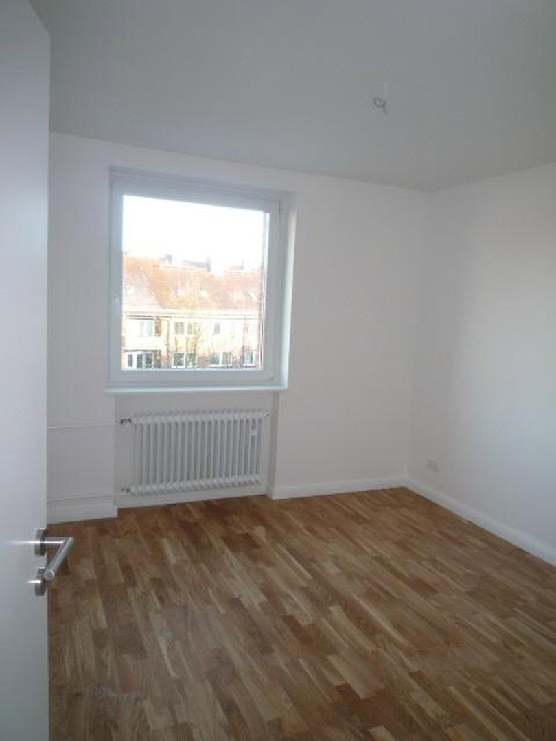 Foto 8 von 12 — Helle 3-Zimmer-Wohnung mit Balkon & TG Stellplatz in HH-Hohenfelde - top vermietet