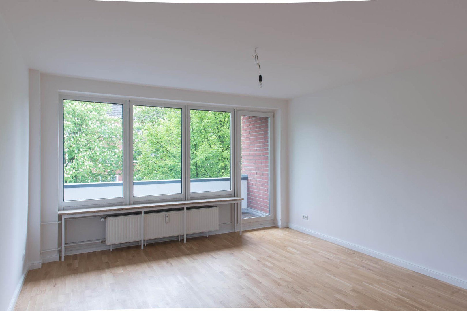 Foto 3 von 12 — Helle 3-Zimmer-Wohnung mit Balkon & TG Stellplatz in HH-Hohenfelde - (frei lieferbar)
