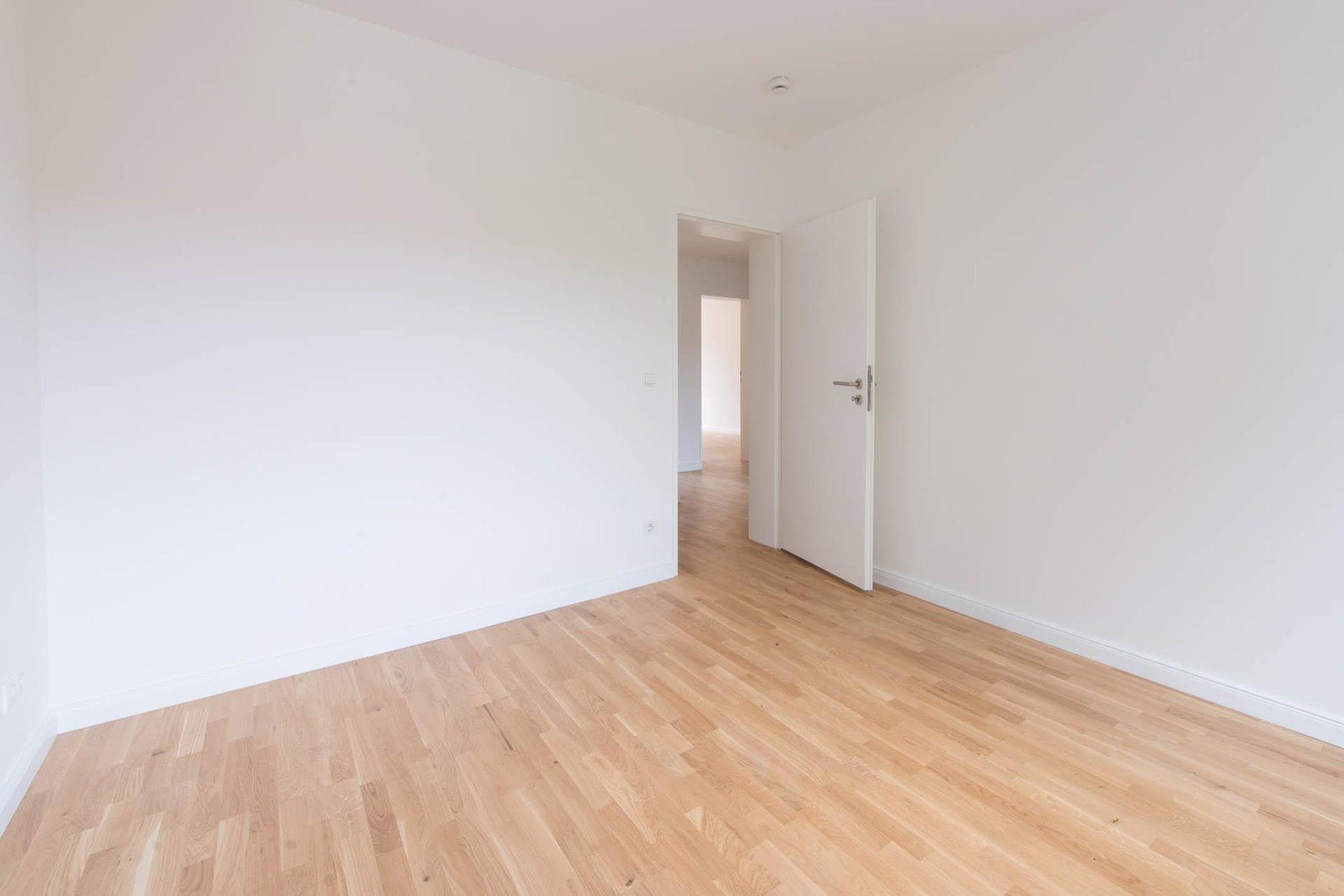 Foto 6 von 12 — Helle 3-Zimmer-Wohnung mit Balkon & TG Stellplatz in HH-Hohenfelde - (frei lieferbar)