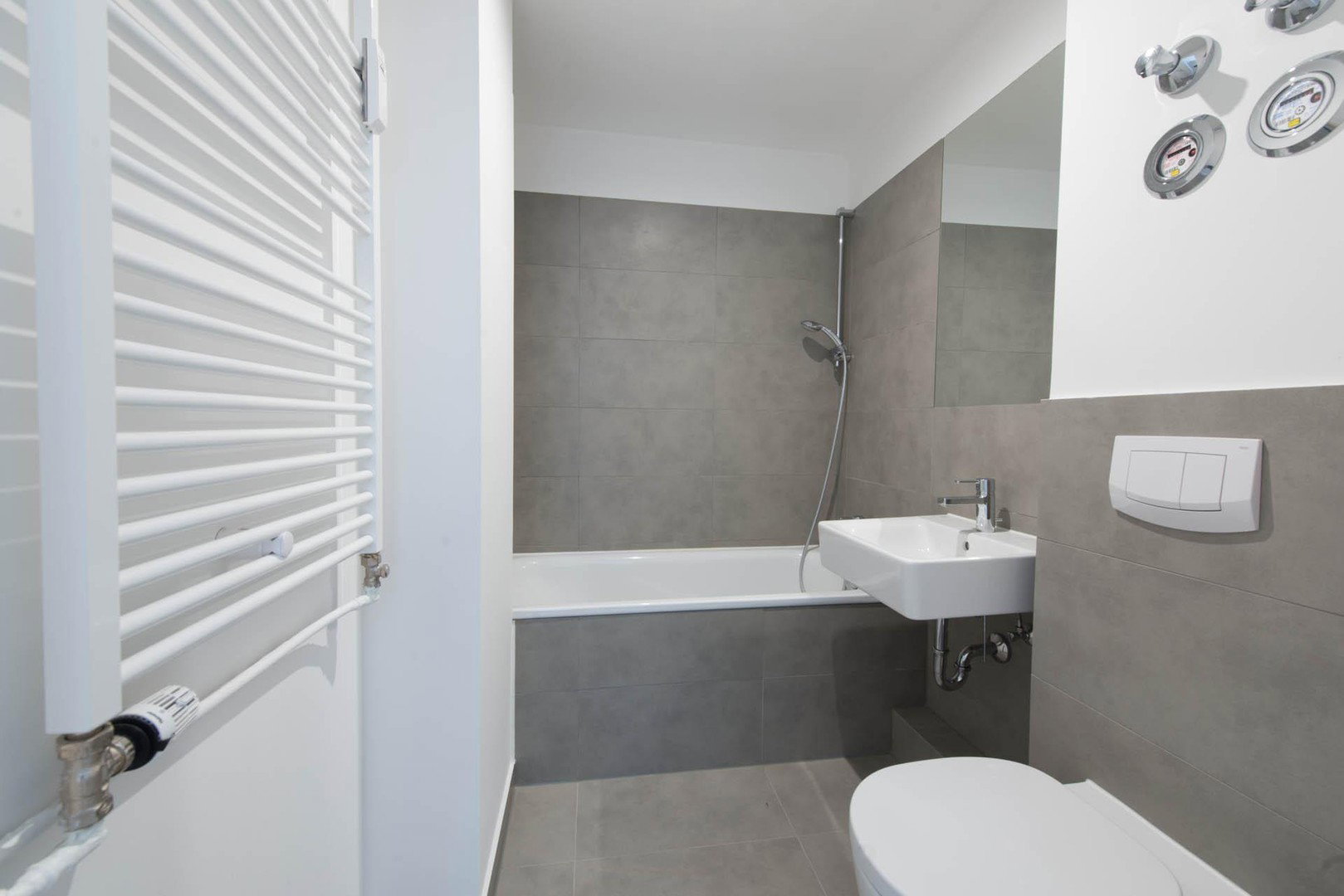 Foto 8 von 12 — Helle 3-Zimmer-Wohnung mit Balkon & TG Stellplatz in HH-Hohenfelde - (frei lieferbar)