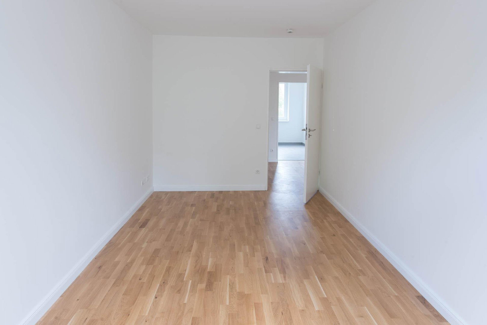 Foto 11 von 12 — Helle 3-Zimmer-Wohnung mit Balkon & TG Stellplatz in HH-Hohenfelde - (frei lieferbar)