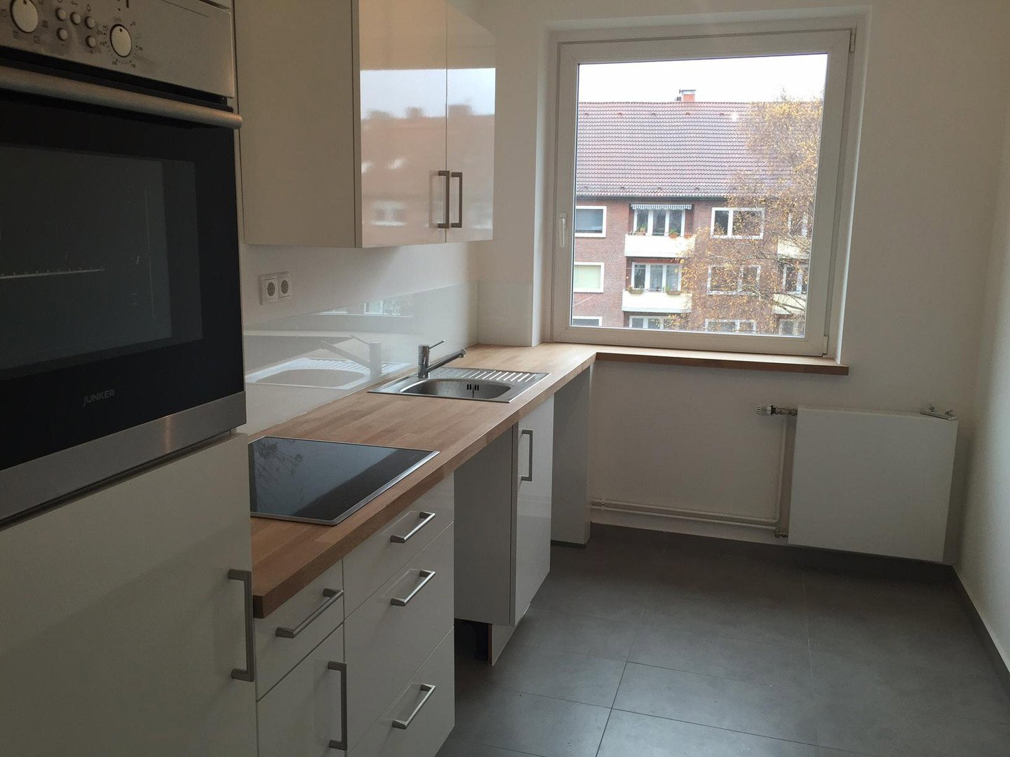 Foto 4 von 12 — Helle 3-Zimmer-Wohnung mit Balkon & TG Stellplatz in HH-Hohenfelde - (frei lieferbar)