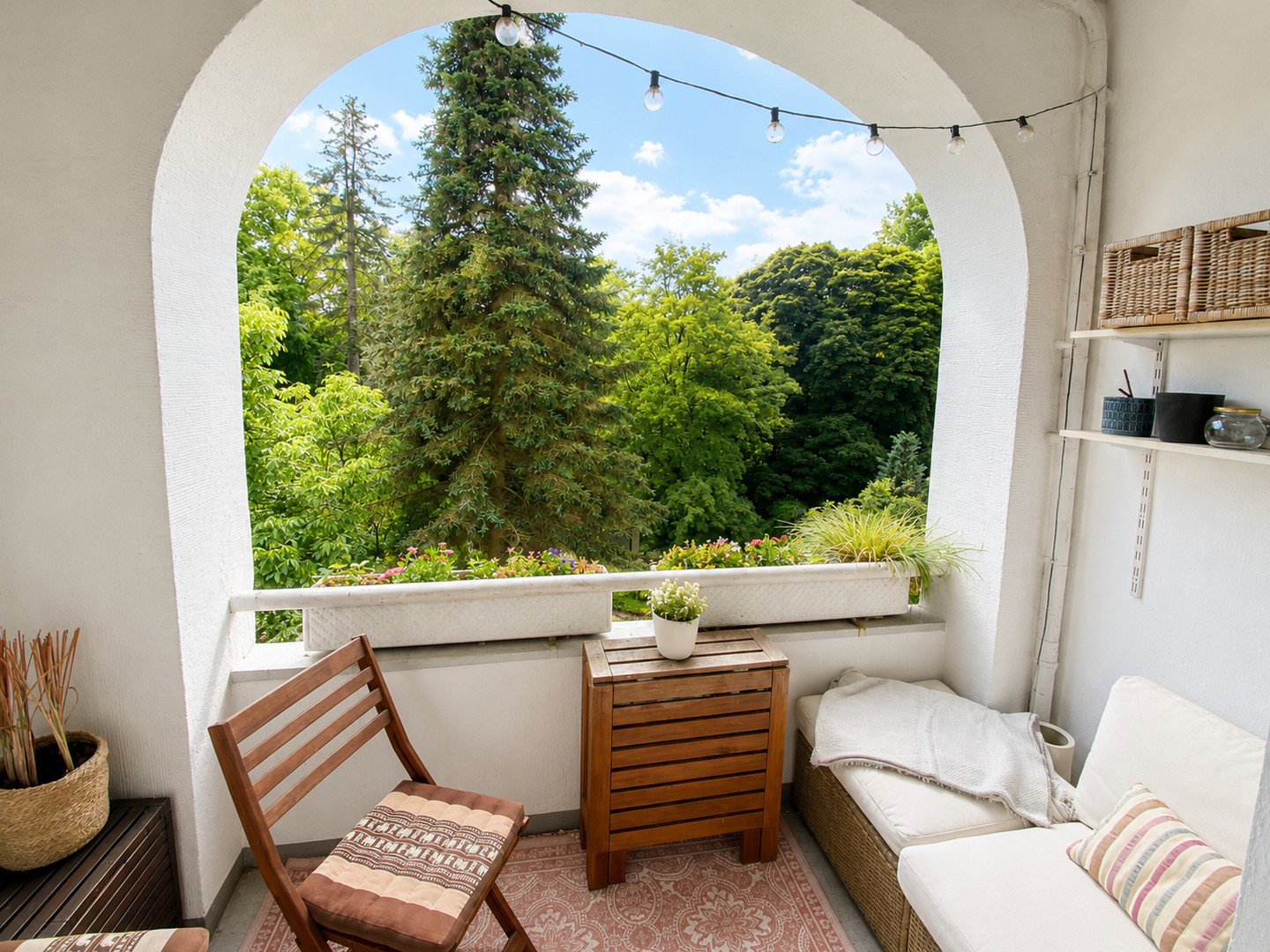 Foto 7 von 12 — Stilvoller Familienaltbau | 117 m² | 4,5 Zimmer | Garage | Loggia | Blick ins Grüne | Tarpenbek