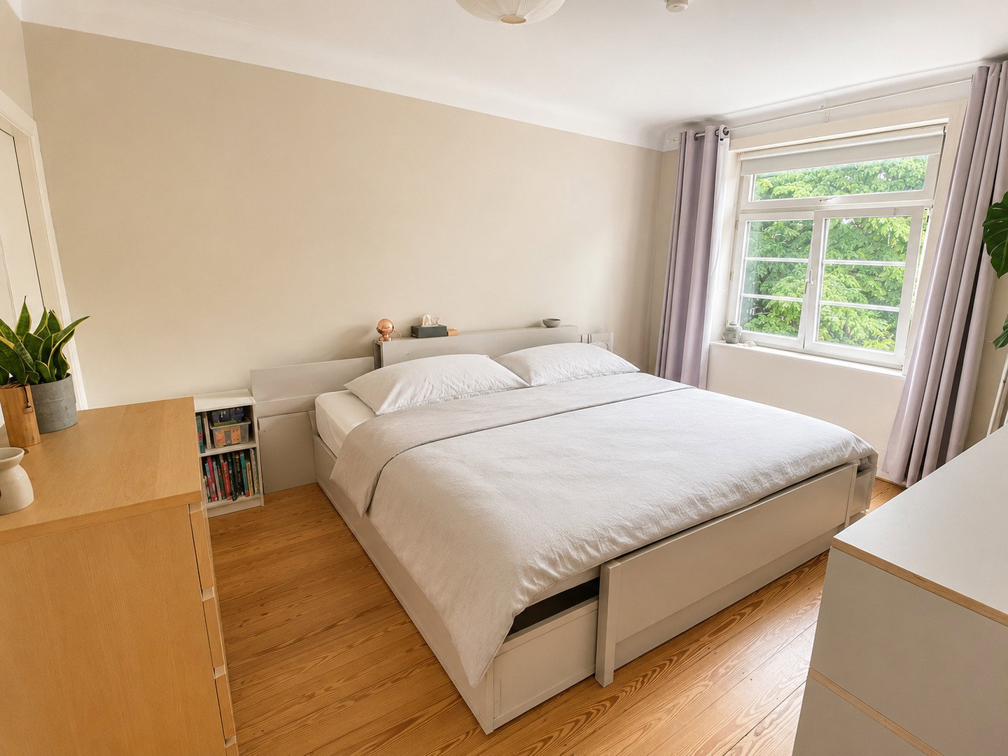 Foto 3 von 12 — Stilvoller Familienaltbau | 117 m² | 4,5 Zimmer | Garage | Loggia | Blick ins Grüne | Tarpenbek