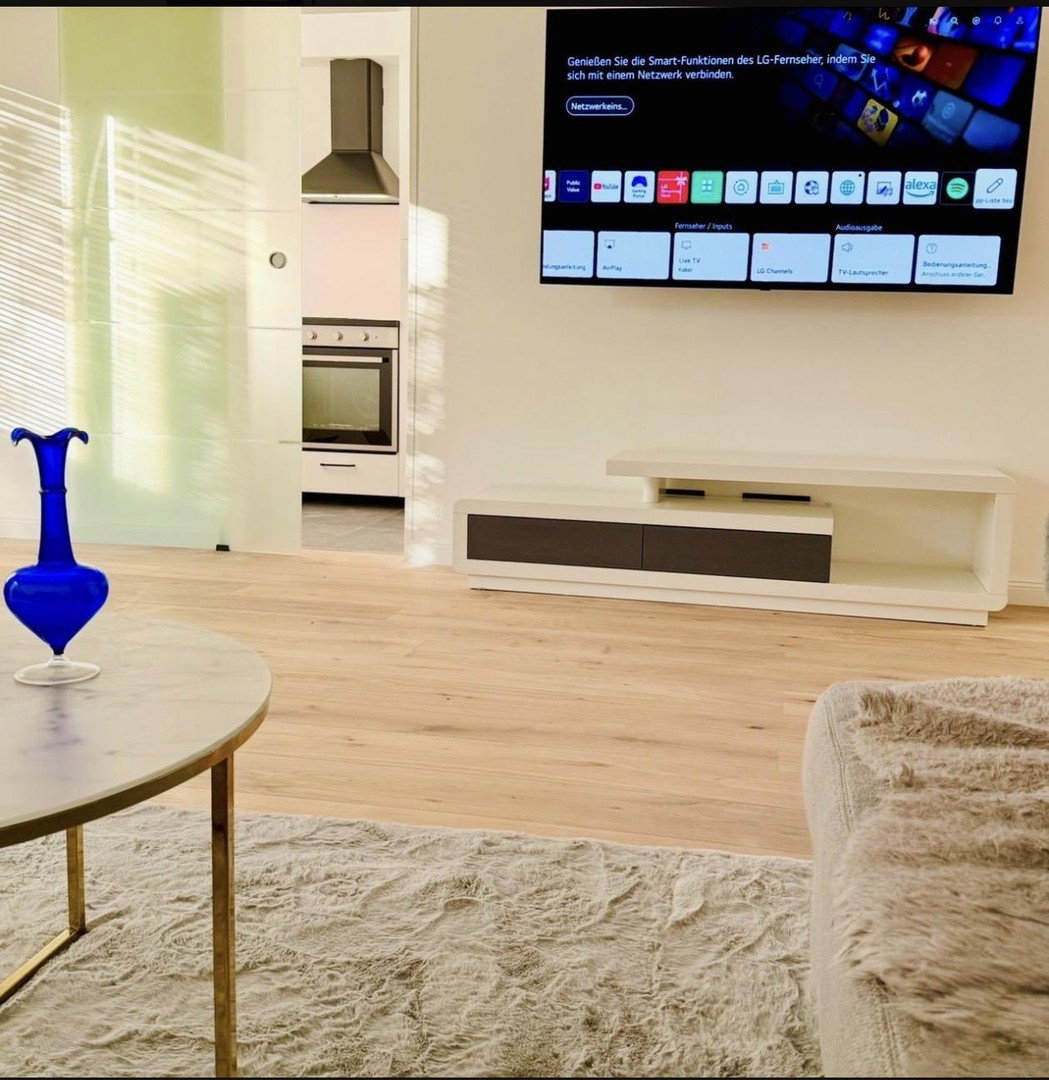 Foto 1 von 12 — Kernsaniert 1,5 Zimmer Wohnung im Westen Hamburgs