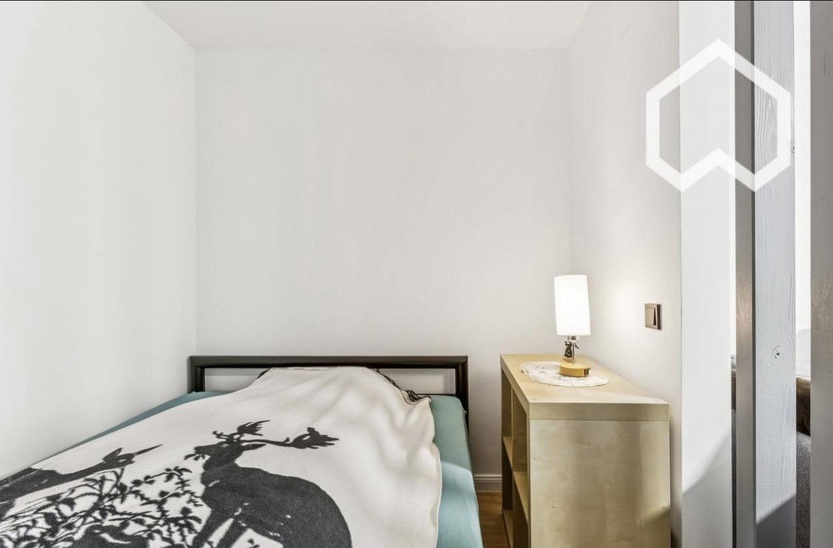Foto 8 von 12 — Kernsaniert 1,5 Zimmer Wohnung im Westen Hamburgs