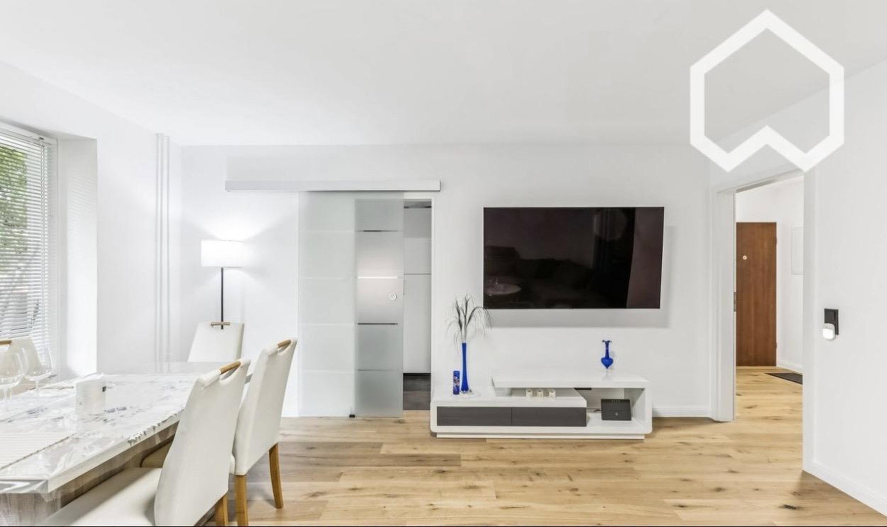 Foto 3 von 12 — Kernsaniert 1,5 Zimmer Wohnung im Westen Hamburgs