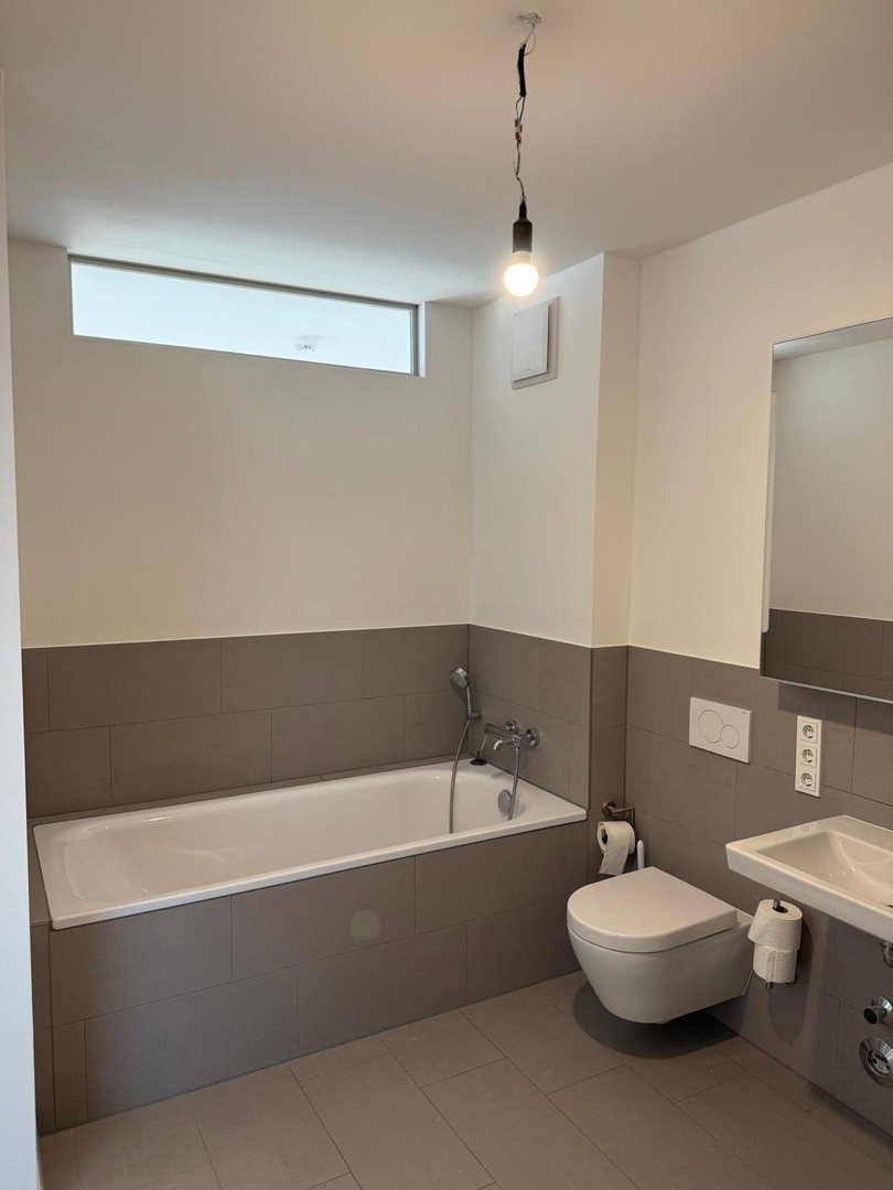 Foto 12 von 12 — Barrierefreie 4-Zimmer-Endetagenwohnung mit Balkon und Tiefgarage mit Wallbox
