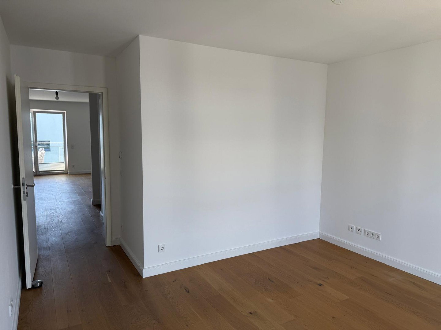 Foto 9 von 12 — Barrierefreie 4-Zimmer-Endetagenwohnung mit Balkon und Tiefgarage mit Wallbox