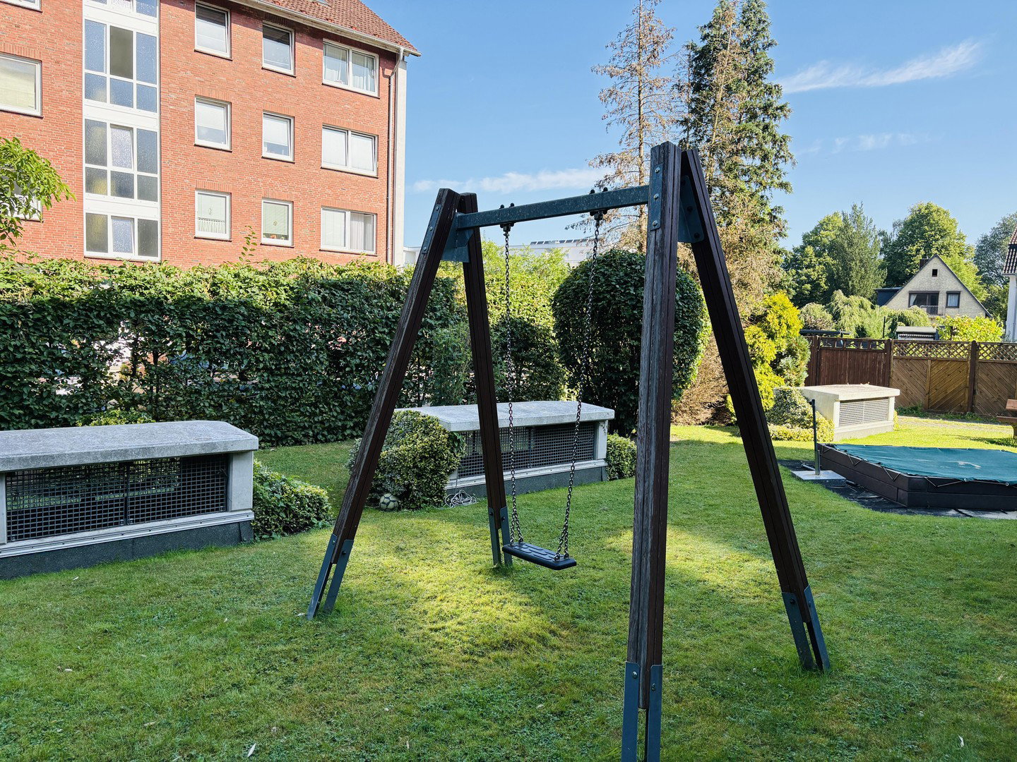 Foto 9 von 12 — Wohnen wie im eigenen Haus – renovierte 3 -Zimmer Wohnung mit großer Terrasse & Garten