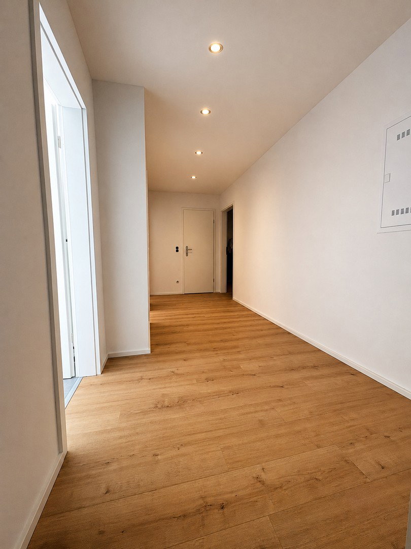 Foto 6 von 12 — Wohnen wie im eigenen Haus – renovierte 3 -Zimmer Wohnung mit großer Terrasse & Garten