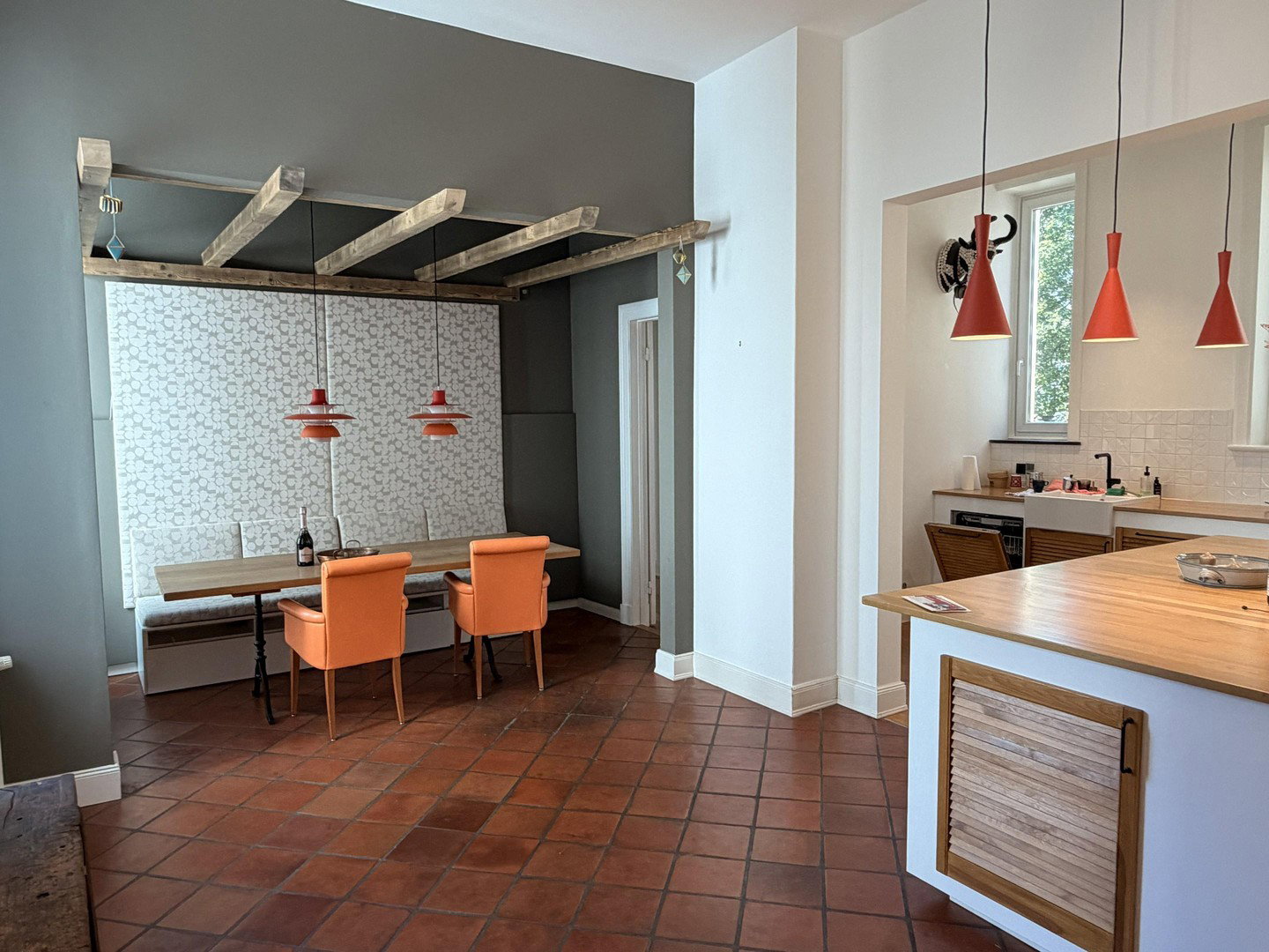 Foto 1 von 10 — Hohenfelde – Moderne 4-Zimmer-Wohnung mit großzügiger Wohnlounge und Balkon ins Grüne