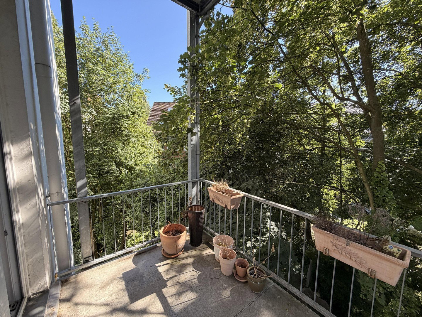 Foto 5 von 10 — Hohenfelde – Moderne 4-Zimmer-Wohnung mit großzügiger Wohnlounge und Balkon ins Grüne