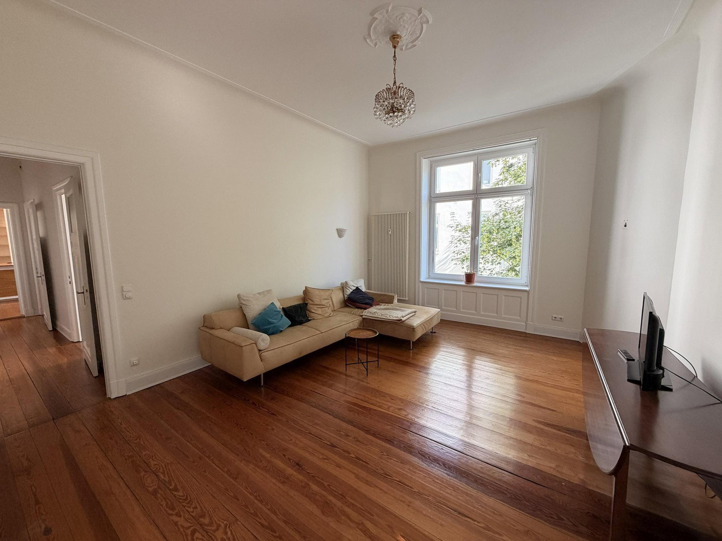 Foto 4 von 10 — Hohenfelde – Moderne 4-Zimmer-Wohnung mit großzügiger Wohnlounge und Balkon ins Grüne