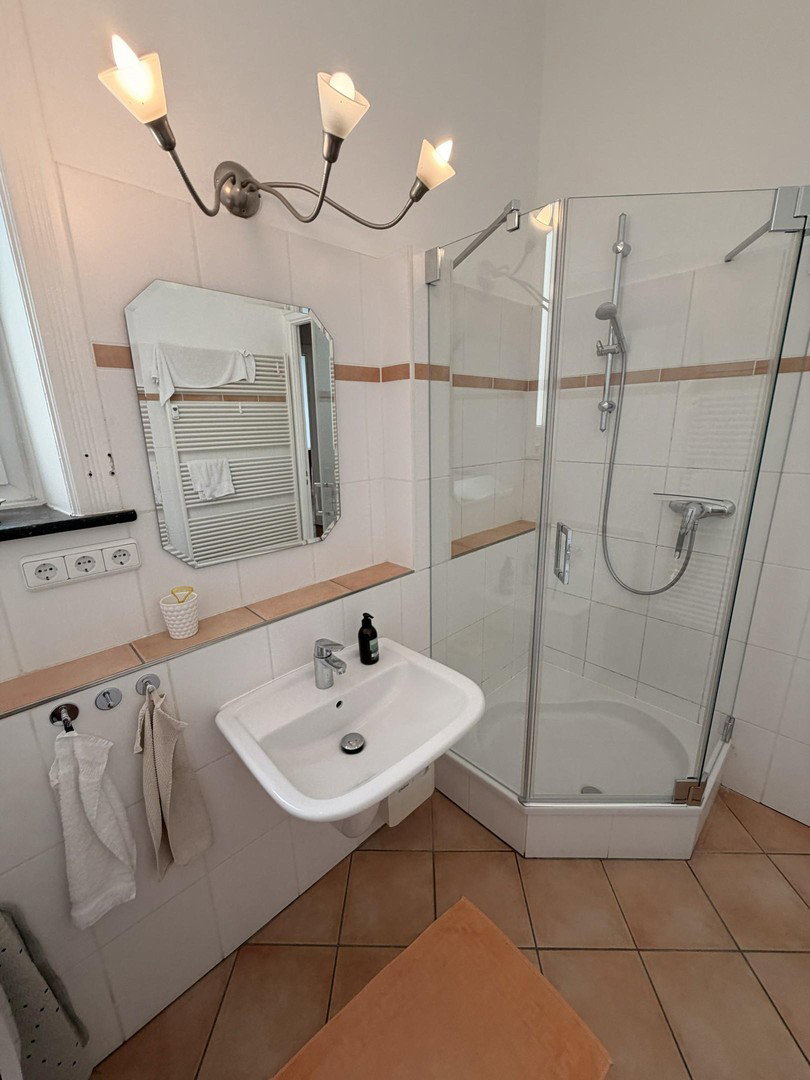 Foto 6 von 10 — Hohenfelde – Moderne 4-Zimmer-Wohnung mit großzügiger Wohnlounge und Balkon ins Grüne