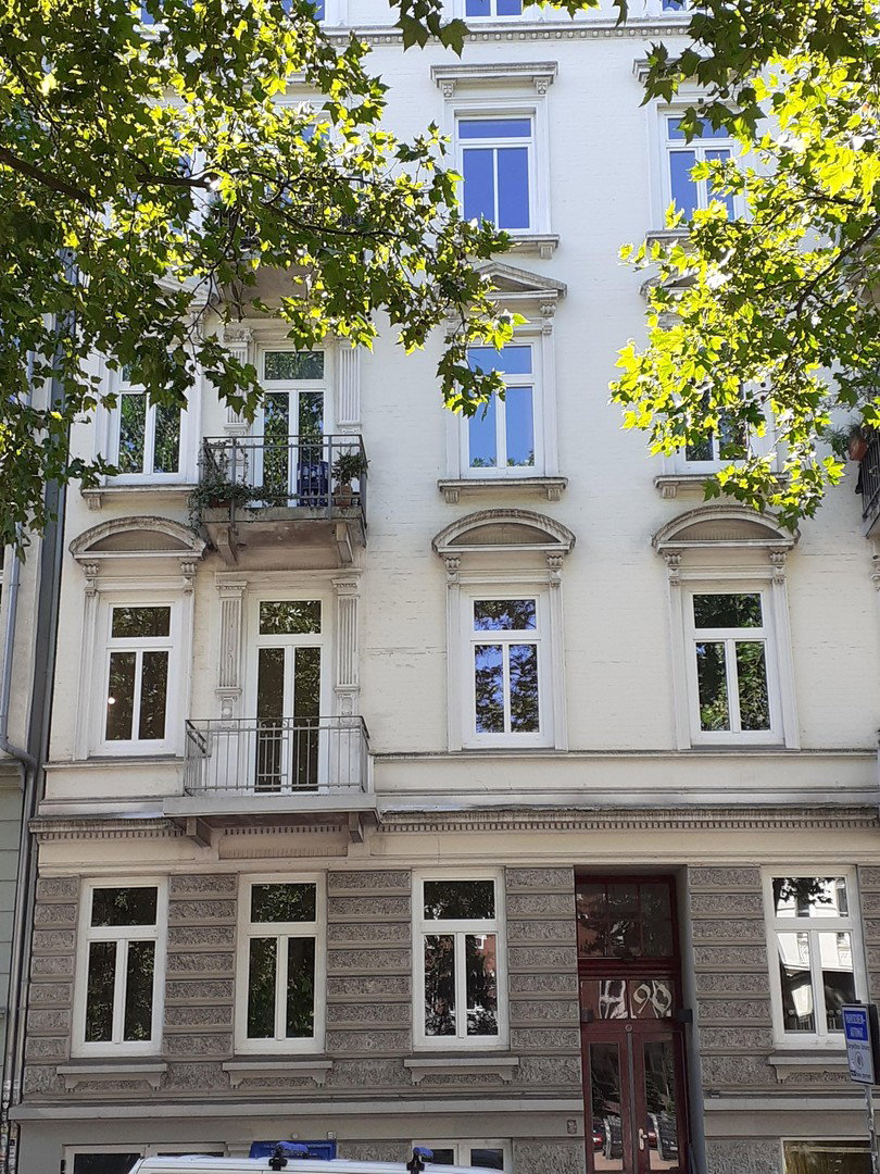 Foto 2 von 12 — St.Pauli, Jugendstilwohnung, ca. 90qm, 2 Balkone, zu sanieren