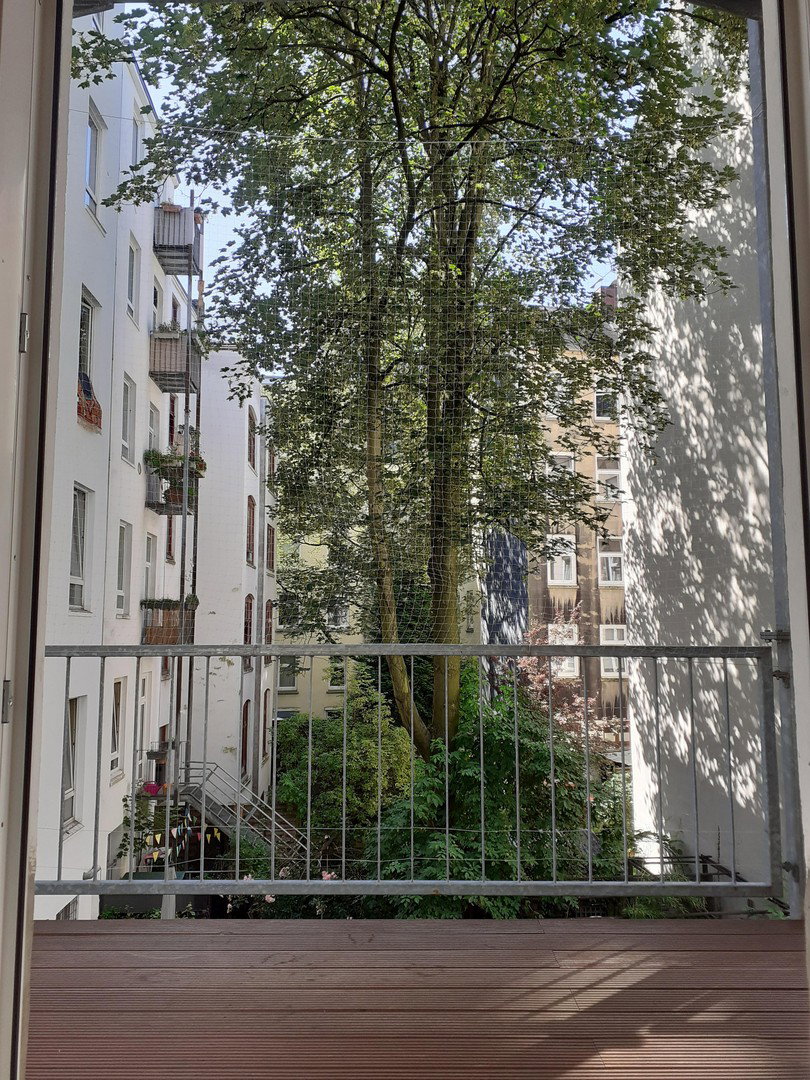 Foto 10 von 12 — St.Pauli, Jugendstilwohnung, ca. 90qm, 2 Balkone, zu sanieren