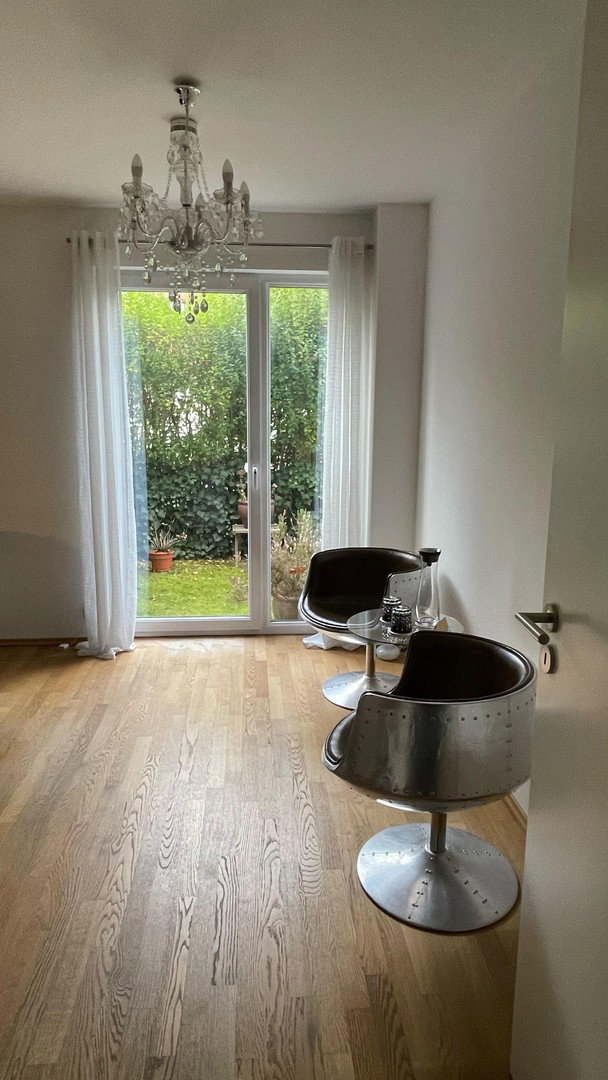 Foto 10 von 12 — Barrierefreie Erdgeschosswohnung mit Garten in Hamburg-Lokstedt