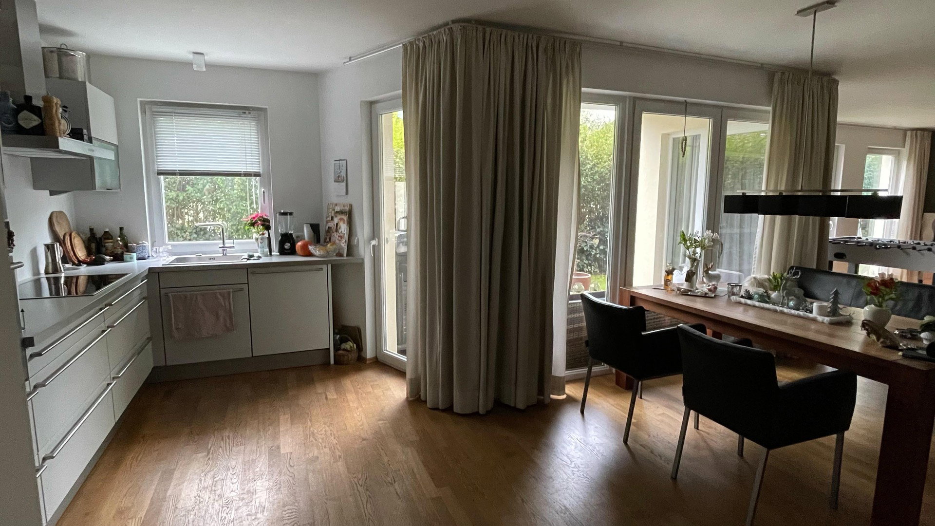 Foto 2 von 12 — Barrierefreie Erdgeschosswohnung mit Garten in Hamburg-Lokstedt