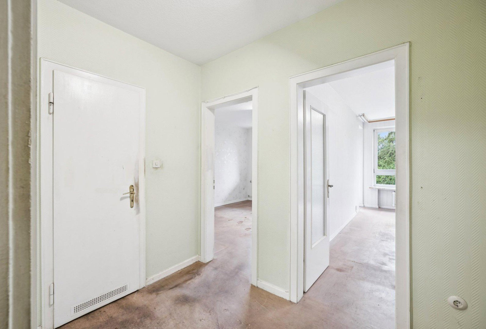 Foto 3 von 8 — Renovierungsbedürftige 3-Zimmer-Wohnung aus Nachlass zu verkaufen