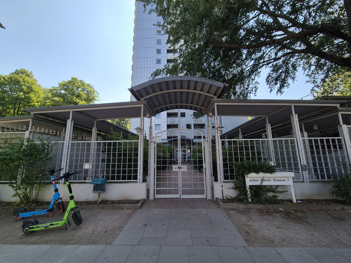 Foto 1 von 12 — 1-Zimmer-ETW als Kapitalanlage oder Eigennutzung direkt neben dem Elbe-Einkaufszentrum (sofort Frei)