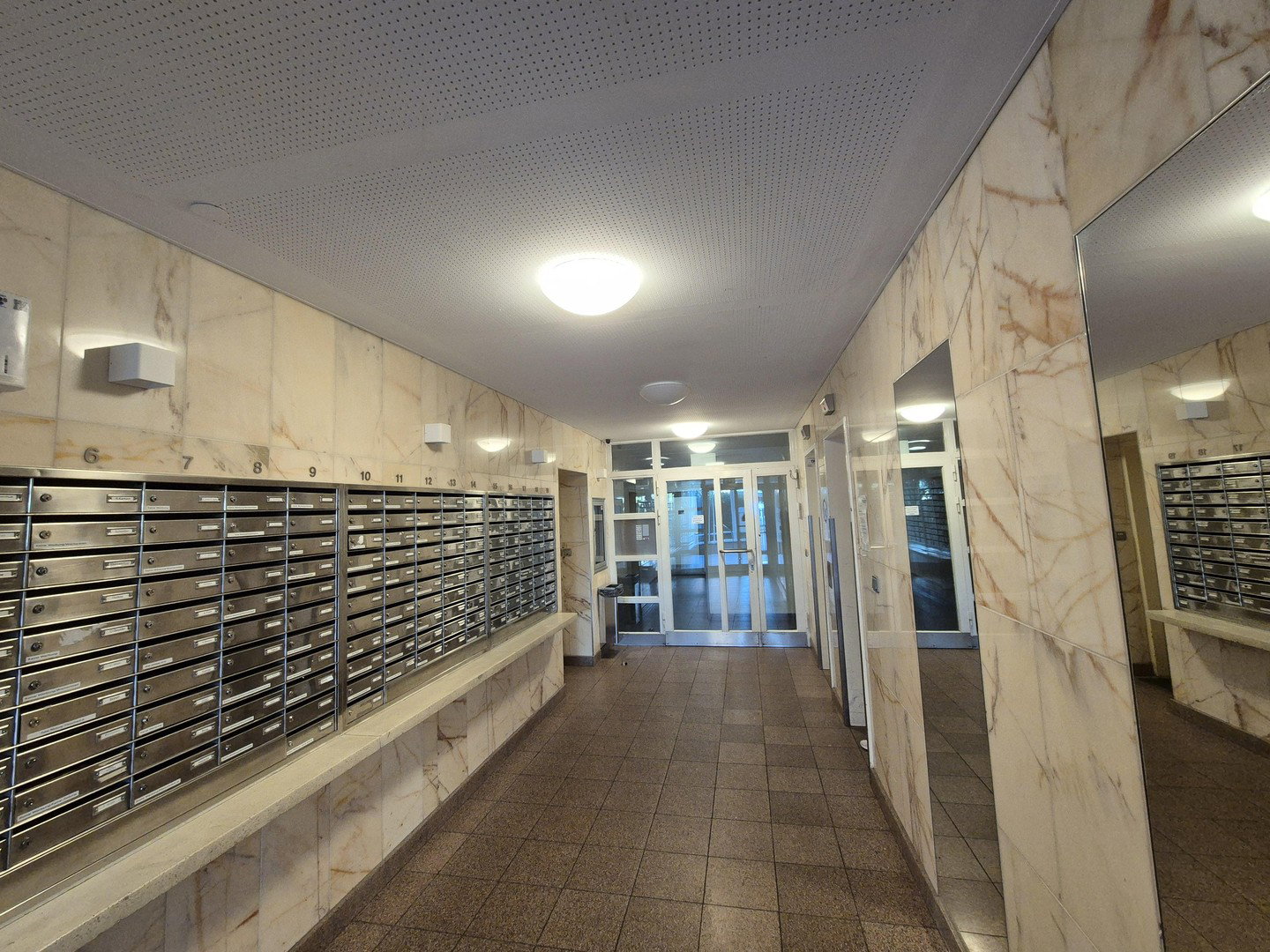 Foto 4 von 12 — 1-Zimmer-ETW als Kapitalanlage oder Eigennutzung direkt neben dem Elbe-Einkaufszentrum (sofort Frei)