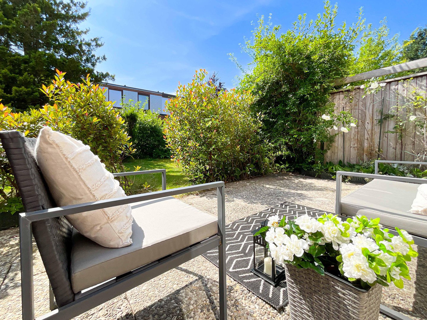 Foto 1 von 10 — Großzügiges Wohnen mit Terrasse und Garten in Hamburg-Schnelsen