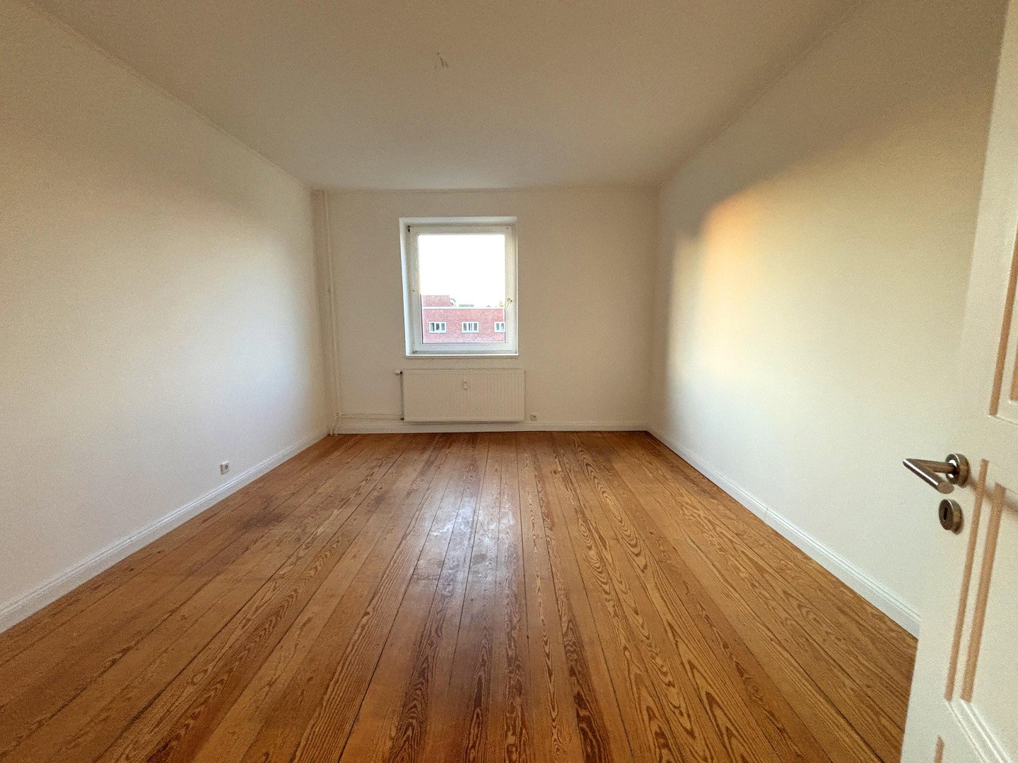 Foto 10 von 12 — Moderne 4-Zimmer ETW mit Traumküche, Erstbezug nach Sanierung, ohne Courtage