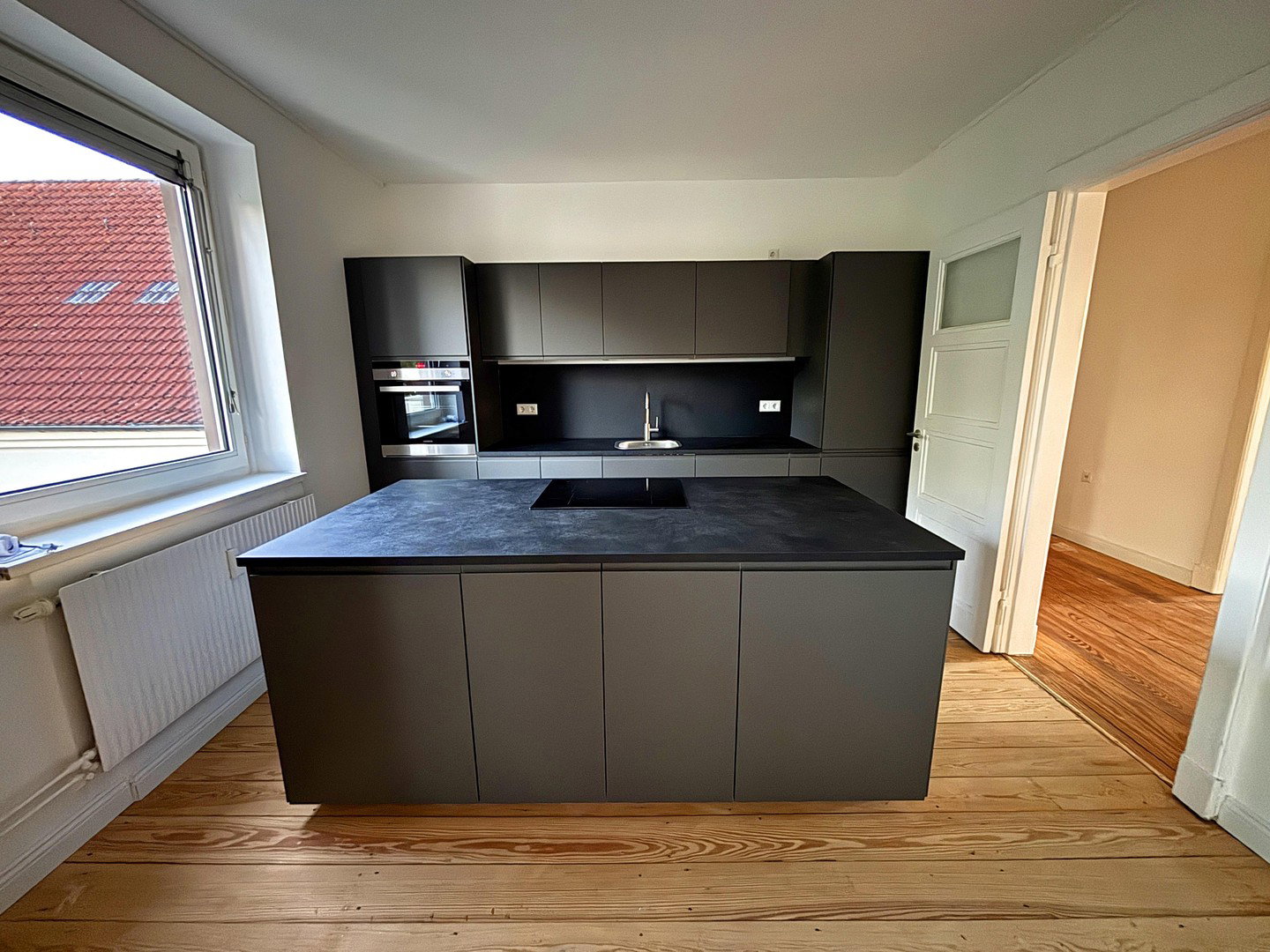 Foto 3 von 12 — Moderne 4-Zimmer ETW mit Traumküche, Erstbezug nach Sanierung, ohne Courtage