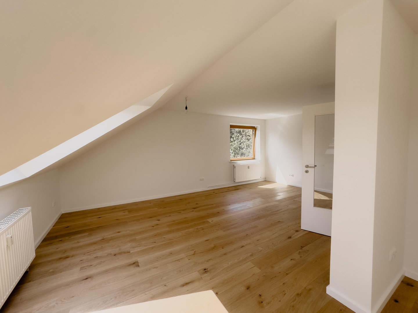 Foto 2 von 12 — Sofort bezugsfrei nach Renovierung | Findorff-Weidedamm | Garage | provisionsfrei | nahe Bürgerpark
