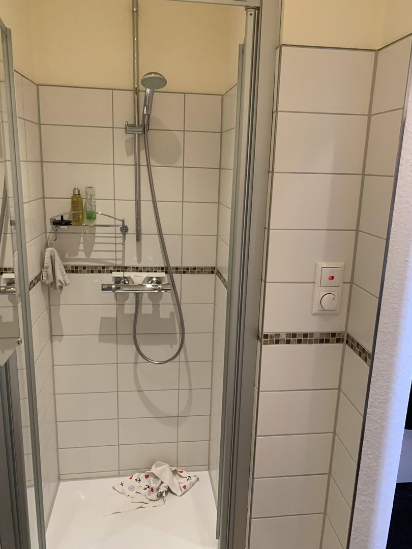 Foto 3 von 12 — Schöne 2 Zimmer Küche im Herzen von Findorff