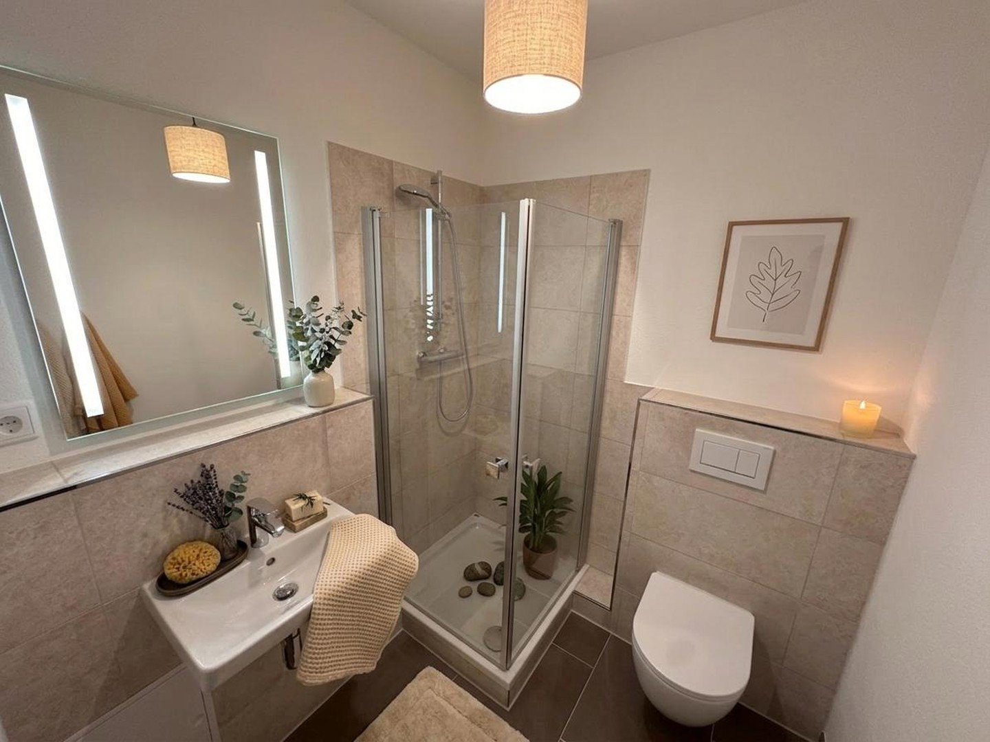 Foto 8 von 12 — Lichtdurchflutete 2,5-Zimmer-Maisonette, Terrasse und Garten – frisch renoviert & sofort beziehbar