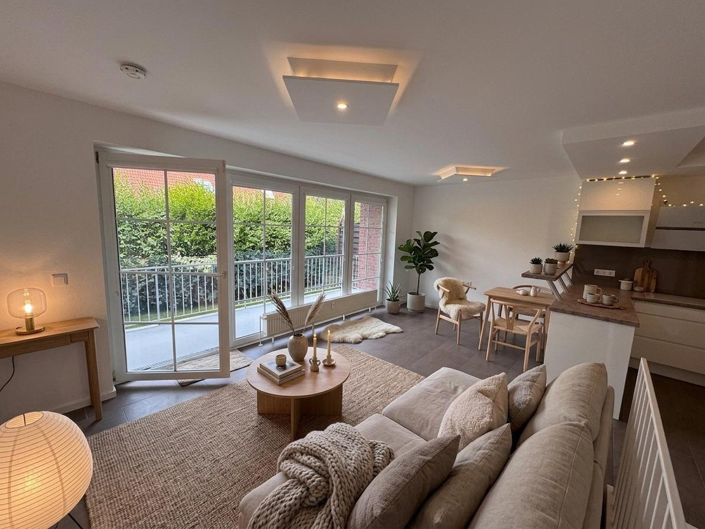 Foto 5 von 12 — Lichtdurchflutete 2,5-Zimmer-Maisonette, Terrasse und Garten – frisch renoviert & sofort beziehbar