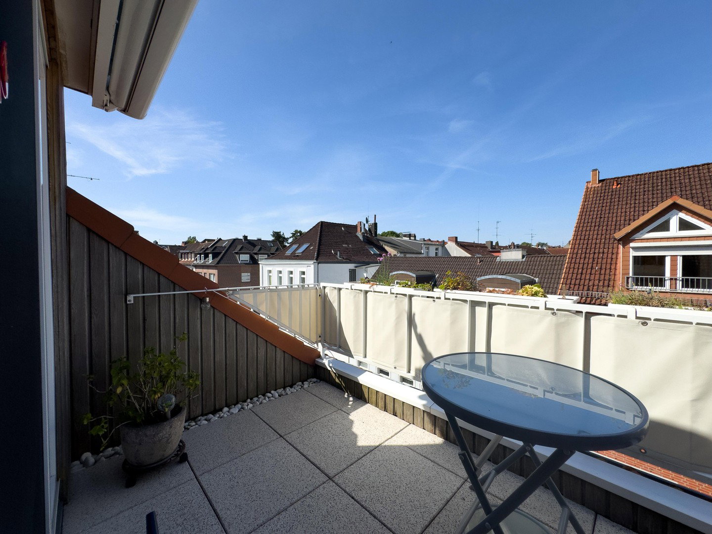 Foto 4 von 12 — Ruhige Dachgeschosswohnung über den Dächern von Harburg