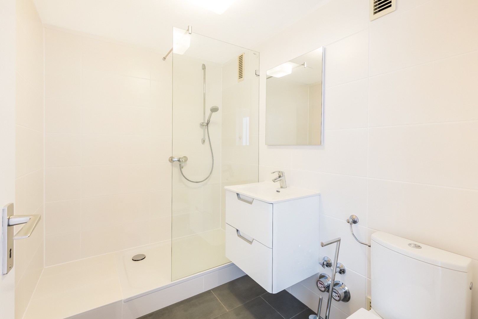 Foto 10 von 12 — Blankenese: Moderne, ruhige 5 Zi EG/ST Whg inkl.2 Zi, Sauna, Duschbad im Souterrain