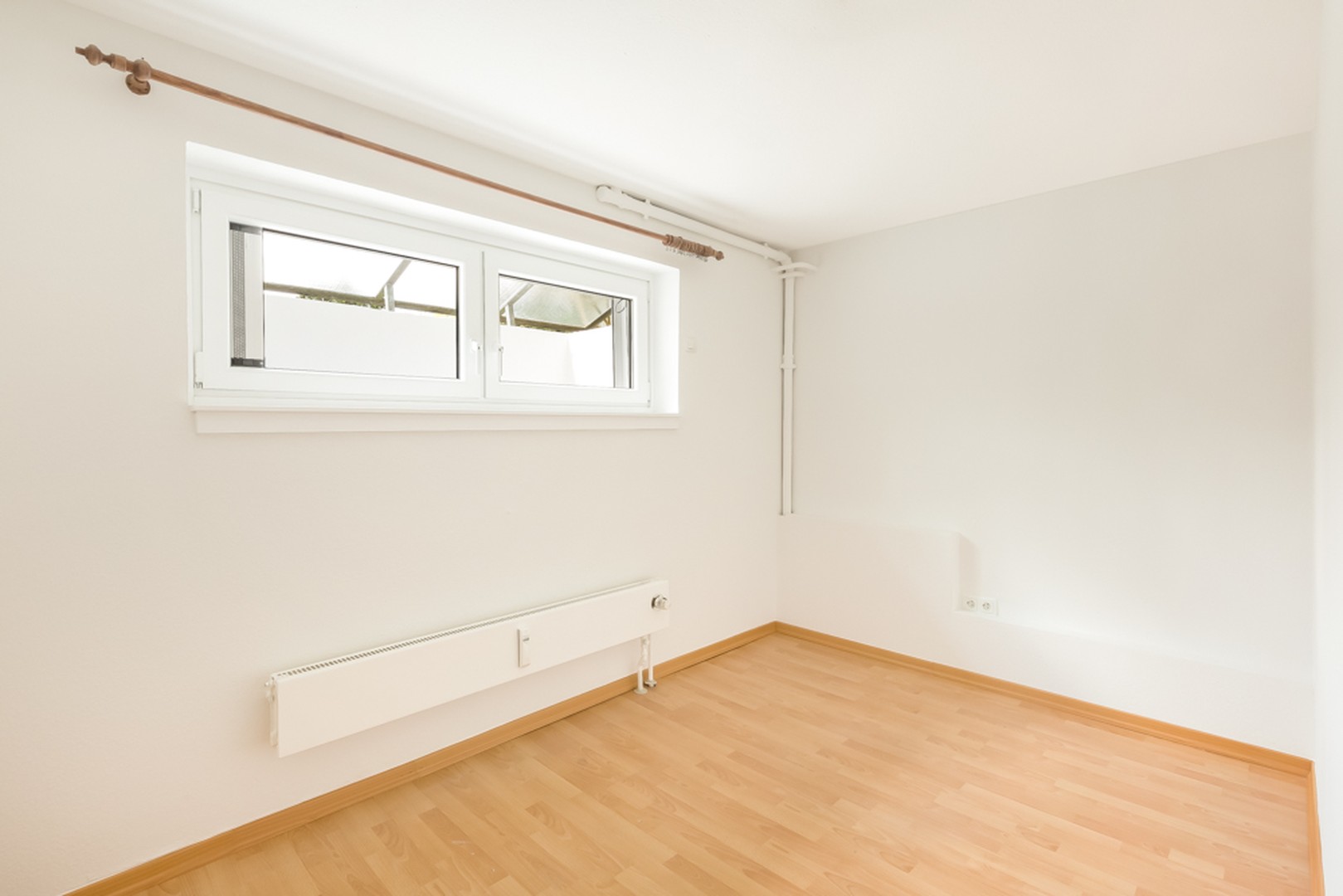 Foto 11 von 12 — Blankenese: Moderne, ruhige 5 Zi EG/ST Whg inkl.2 Zi, Sauna, Duschbad im Souterrain