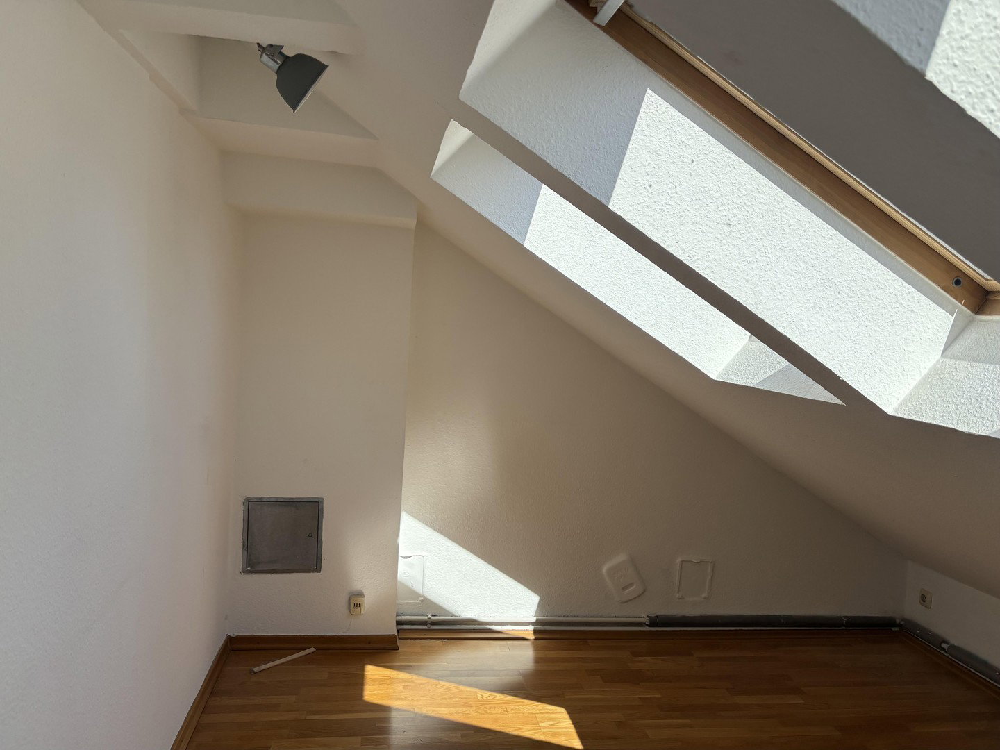 Foto 7 von 11 — Luftige Dachgeschoßwohnung beim Paulinenplatz