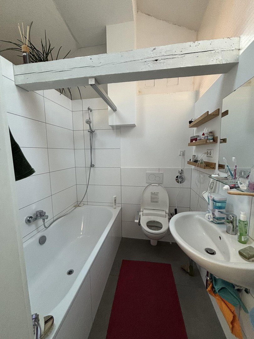 Foto 6 von 11 — Luftige Dachgeschoßwohnung beim Paulinenplatz