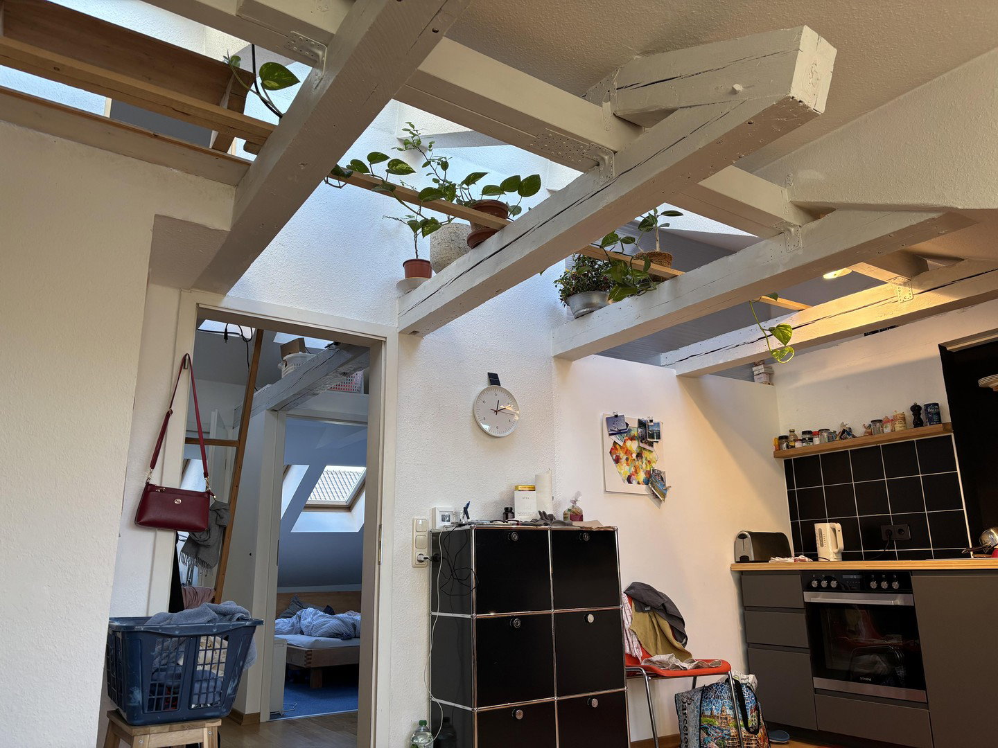 Foto 3 von 11 — Luftige Dachgeschoßwohnung beim Paulinenplatz