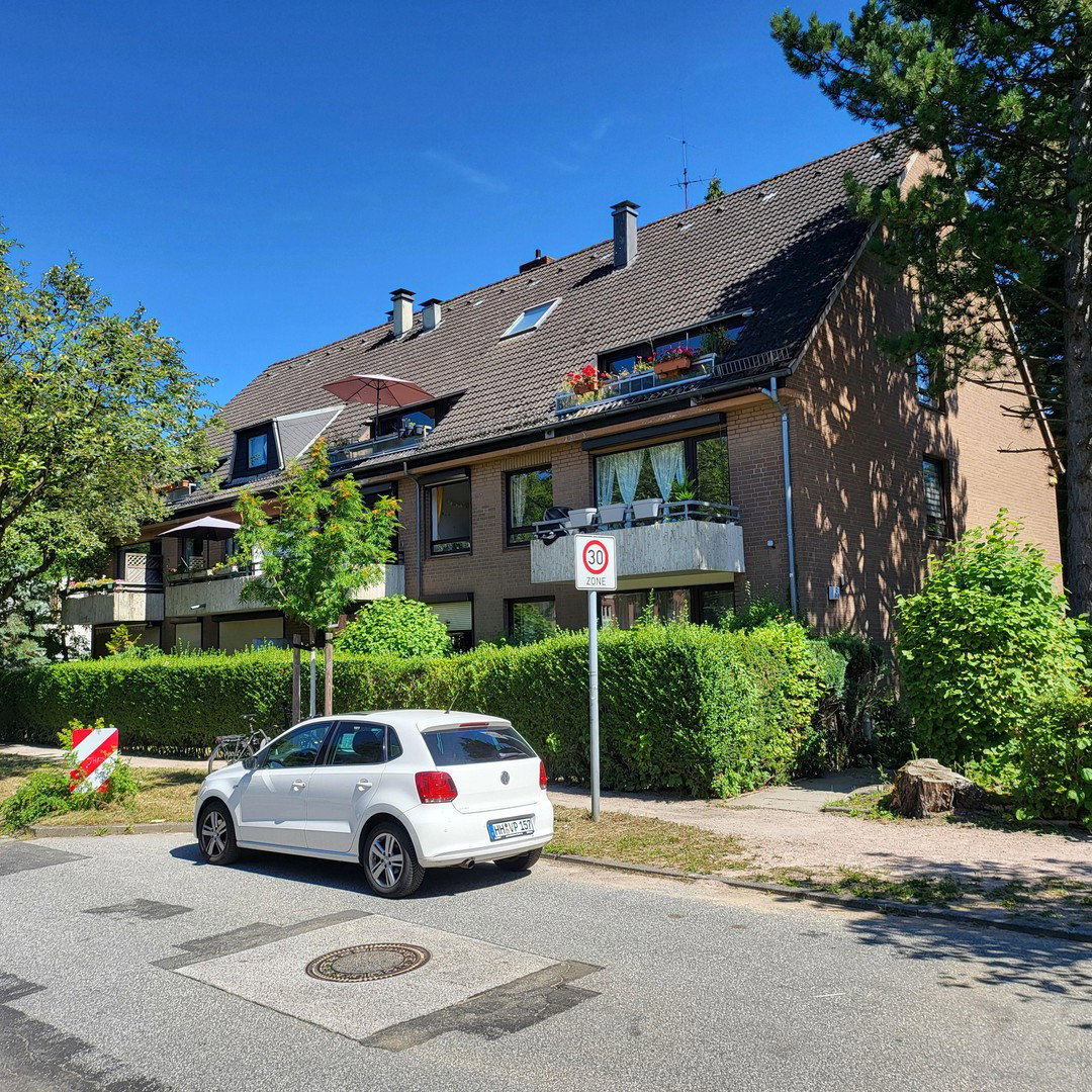 Foto 2 von 12 — Lichtdurchflutetes Wohnen in Hamburg-Lokstedt: Charmante 3-Zimmer-Wohnung