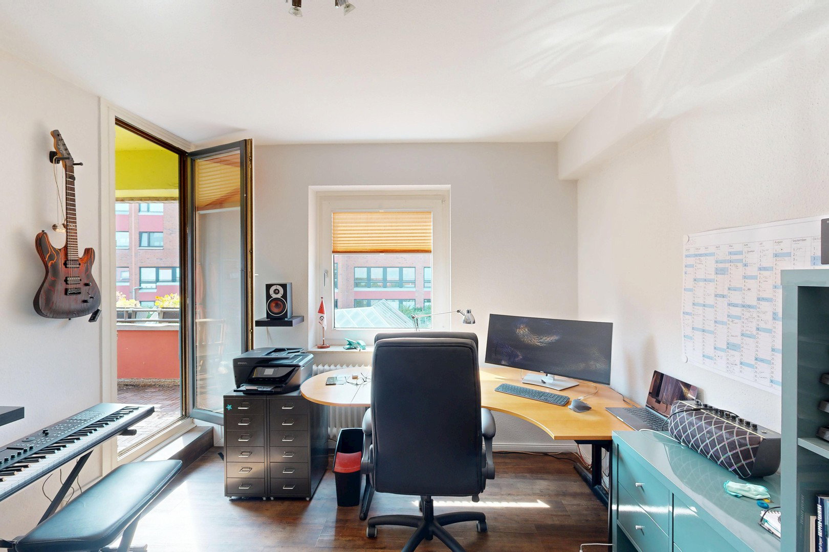 Foto 11 von 12 — Lichtdurchflutete 4-Zimmer-Wohnung mit 138 m², inkl. Tiefgarage und Balkon in Hamburg-Bergedorf