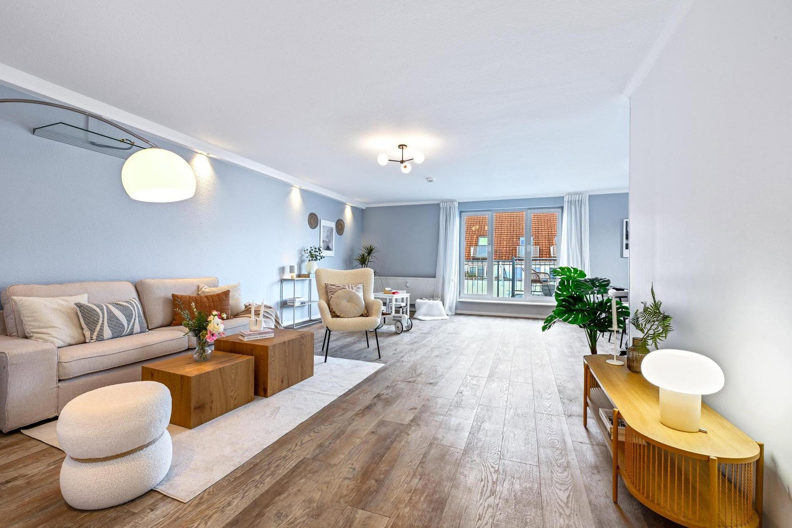 Foto 1 von 12 — Exklusive Penthouse-Maisonette-Wohnung mit zwei Dachterrassen über den Dächern von Hamburg