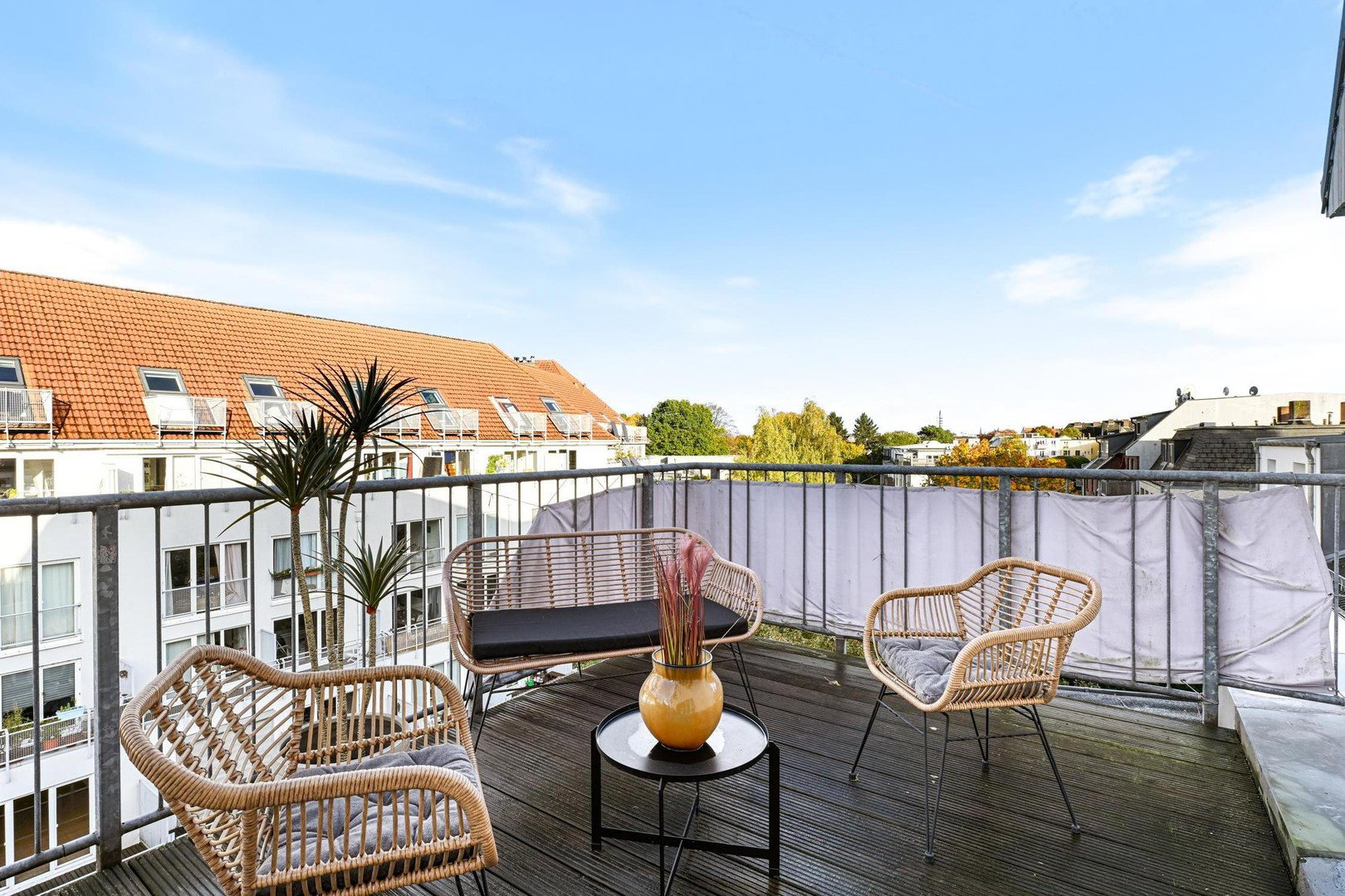 Foto 10 von 12 — Exklusive Penthouse-Maisonette-Wohnung mit zwei Dachterrassen über den Dächern von Hamburg